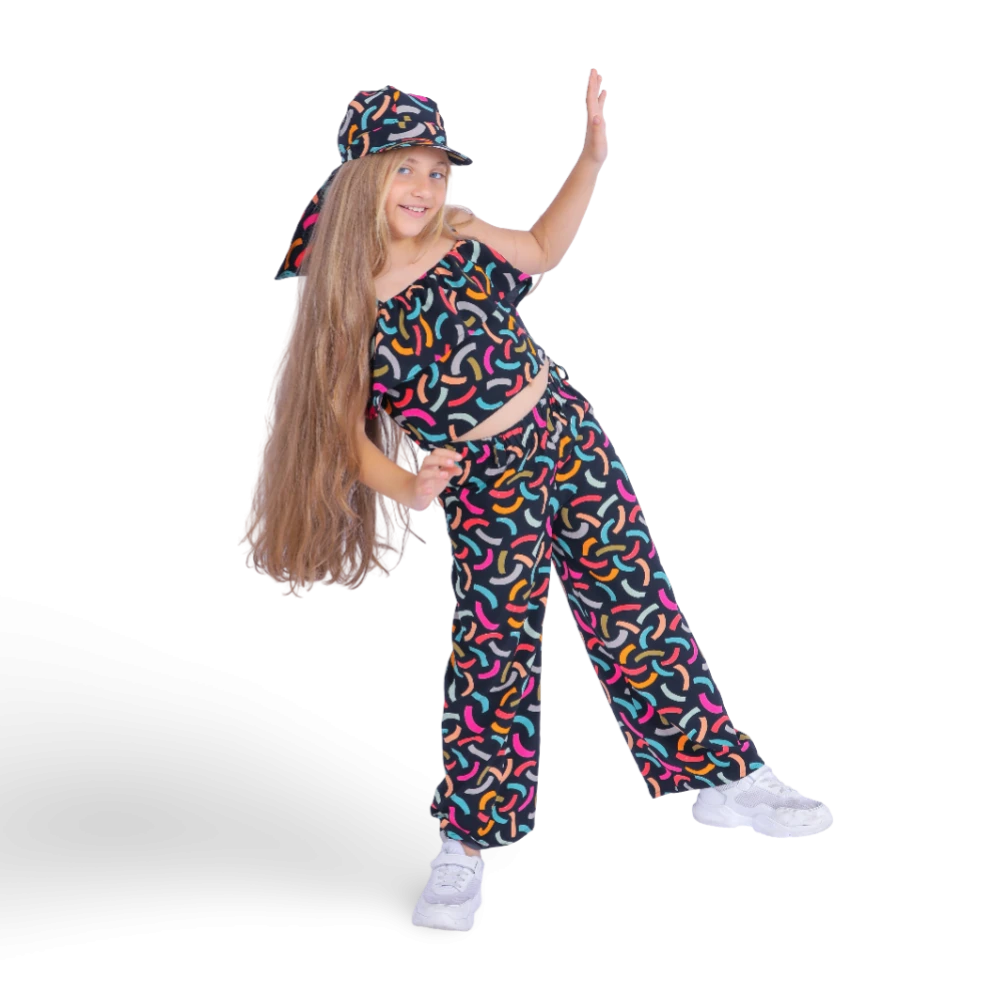 Girls’ Outfit with Attractive Colors and Versatile Design